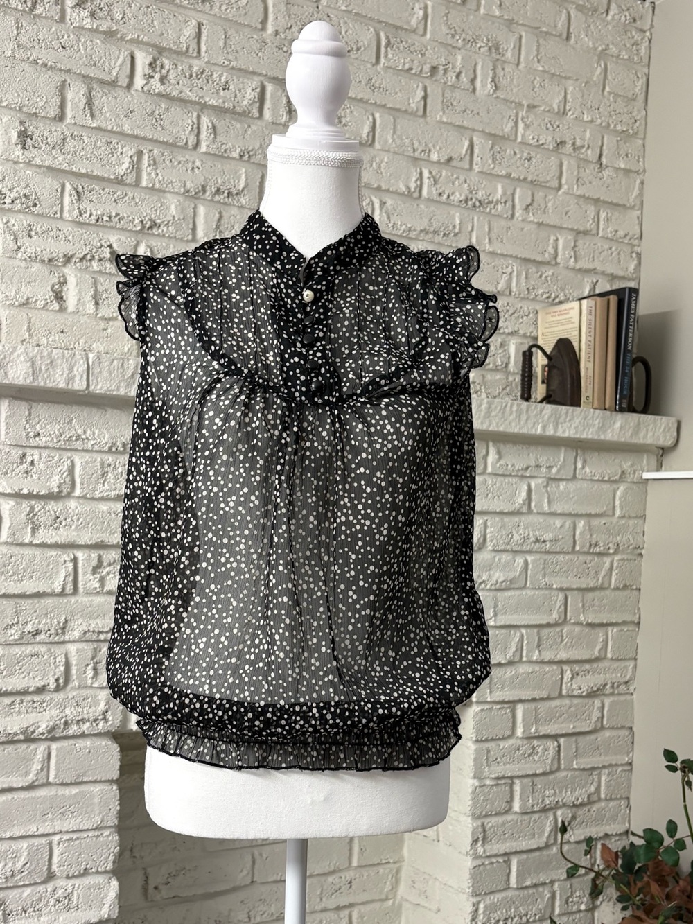 TRAMP Multi-Dot Pattern Scuff Blouse - Excellent Condition - Size M